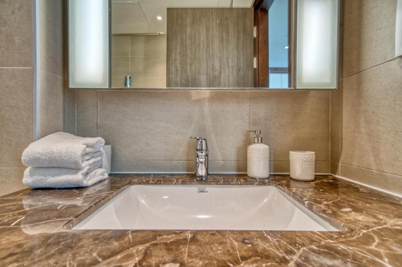 Boho-Chic Cosy 1Br, Minutes To Burj Khalifa Apartment Дубай Екстериор снимка